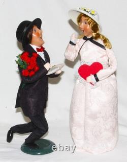 Byers Choice Valentine Proposal Woman and Man Caroler Free Shipping New