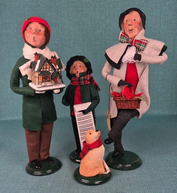 Byers Choice Victorian Christmas Carolers Lot Of 4 Woman, Man, Child & Dog