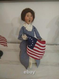 Byers Choice Williamsburg Colonial Betsy Ross Soldiers