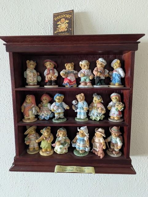 Cherished Teddies Set Of 18 Across The Seas With Cherished Teddies Withboxes