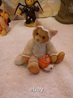 Cherished teddies Autumn Fall HALLOWEEN lot Of 7 With Calico Kittens Display