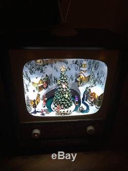 Chestnut Lane Console TV Christmas Diorama Animated Music LIghts 13H NEW