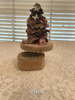 Christmas Music Box 6 1/4 Pink Bottle Brush Tree Rotating Wood Vintage Ribbon