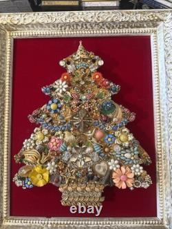 Costume Jewelry Christmas Tree 1970's Vintage (lights Work) Costume Jewelry Christmas Tree 1970's Vintage (lights Work)