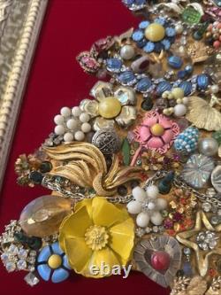 Costume Jewelry Christmas Tree 1970's Vintage (lights Work) Costume Jewelry Christmas Tree 1970's Vintage (lights Work)