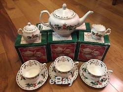 Cup of Christmas Tea Teapot Sugar Creamer 8 Cups+8 Saucers Tom Hegg WaldmanHouse