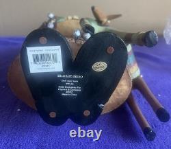 DASH AWAY SANTA Resin Figurine Boxed #WW2887 2010 WILLIRAYE Studios