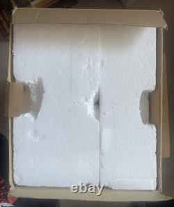 DASH AWAY SANTA Resin Figurine Boxed #WW2887 2010 WILLIRAYE Studios