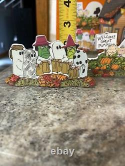 DEPT 56 PEANUTS Halloween House Trick Or Treat Gift Set Snoopy Great Pumpkkn NEW