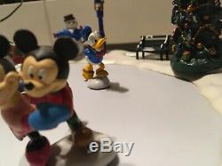 DISNEY Mickeys Holiday Skaters Mr Christmas 1996 Animated Pond 50 Songs