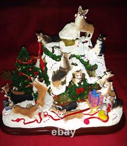 Danbury Mint Corgi Dog Christmas Doghouse-Lighted with Star -Retired -Works- EUC