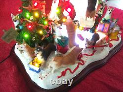 Danbury Mint Corgi Dog Christmas Doghouse-Lighted with Star -Retired -Works- EUC