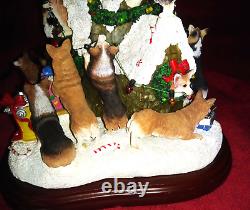 Danbury Mint Corgi Dog Christmas Doghouse-Lighted with Star -Retired -Works- EUC