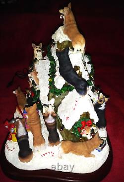 Danbury Mint Corgi Dog Christmas Doghouse-Lighted with Star -Retired -Works- EUC