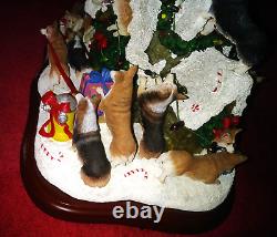 Danbury Mint Corgi Dog Christmas Doghouse-Lighted with Star -Retired -Works- EUC