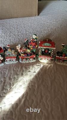 Danbury Mint Pug Christmas Express 6 Piece Train Set 2004