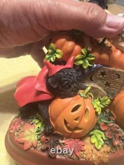 Danbury Mint Pumpkin Patch Pugs Light Up Halloween Figure No Damage