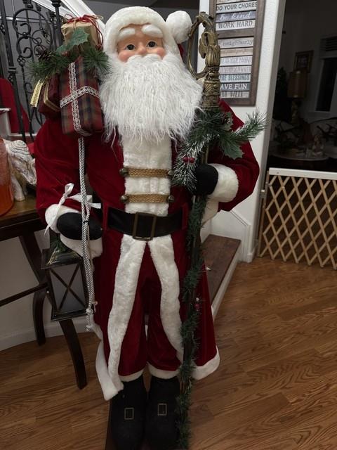 Deluxe Telling Santa Claus Decorated Life Size Modern Mint Cond
