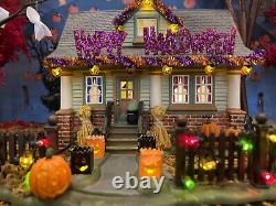 Department 56 1031 TRICK OR TREAT DRIVE- MINT Halloween House Lit with Sound