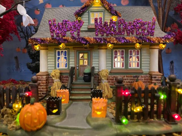 Department 56 1031 Trick Or Treat Drive- Mint Halloween House Lit With Sound