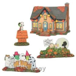 Department 56 Halloween Peanuts House & ACCY'S Trick or Treat Lane Set of 4