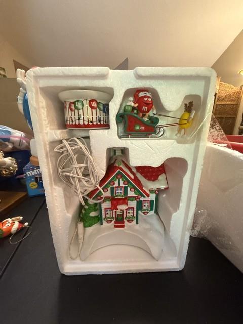 Department 56 M&m's Lit Holiday House With Candy Dish