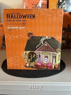 Department 56 SVH -The Skeleton House #4056702 + Matching Accessory EUC RARE