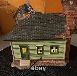 Department 56 SVH -The Skeleton House #4056702 + Matching Accessory EUC RARE