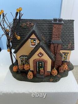 Department 56 Snow village Halloween The Pumpkin House #4030757