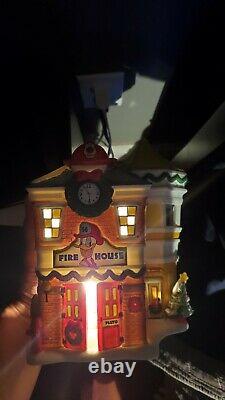 Department Dept. 56 Disney Donald's Fire Station Mickey's Merry Christmas NOFLAG