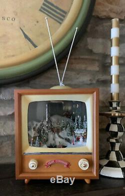 F. A. O Swartz Television with Santa Christmas Music Light Up Motion 7.5 X 8.5