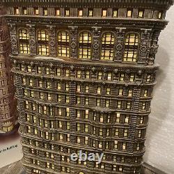 FLATIRON BUILDING porcelain statue Christmas In The CiTy DEPT 56