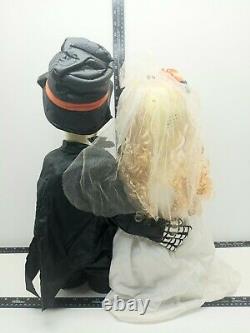 Ghoul Newly Deads Bride & Groom Skeletons Light Up Move Sing I Got You Babe