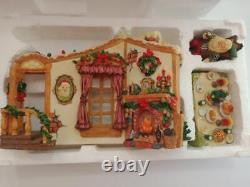 Grandeur Noel Santa And His Elves 12 Pc Diorama Scene Resin Boxed 35250107