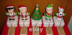 Hallmark 2015 Wireless Peanuts Gang Christmas Light Show Charlie Snoopy Lucy New