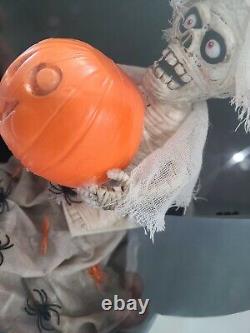 Halloween Mummy Globe Movable Music Holding Pumpkin Head Blow Mold Vintage Read