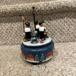 Kathe Wohlfahrt Carolers Music Box Multicolor Christmas Decoration VERY RARE Kathe Wohlfahrt Carolers Music Box Multicolor Christmas Decoration VERY RARE
