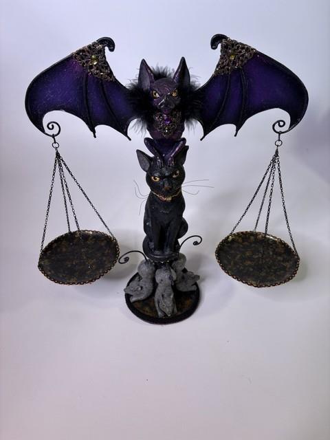Katherine's Collection Brunhilda Menagerie Scale 16.5 X 15