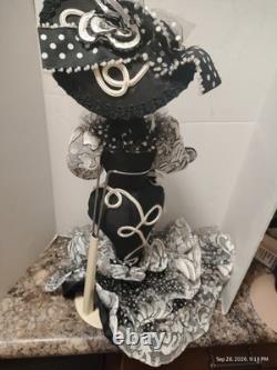Katherine's collection halloween/Dia De Los Muerlos blk/white/skeleton couple
