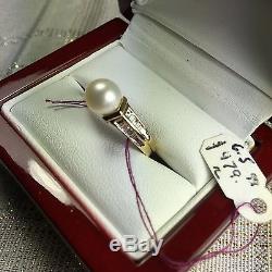 LADIES PEARL/ DIAMOND SLICES/ And 14k GOLD FINE RING