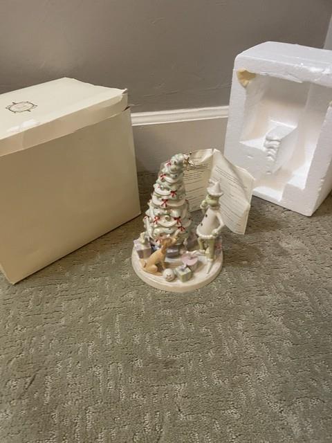 Lenox A Grinchy Christmas Eve Tree Sculpture Grinch & Max Figurine. Mint
