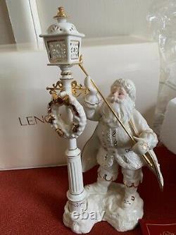 Lenox Florentine & Pearl Santa Lighting Lamp Post Porcelain Figurine Christmas