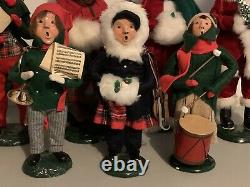 Lot of 7 VINTAGE 1980s Byers Choice Carolers Family Santa & Mrs. Claus Drummer