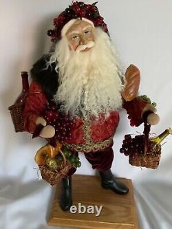 Lynn Haney 2008 HOLIDAY VINTAGE Santa Collectable Figure 23808 Grapes Wine Tags