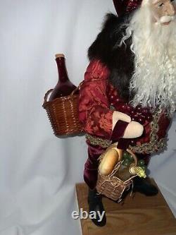 Lynn Haney 2008 HOLIDAY VINTAGE Santa Collectable Figure 23808 Grapes Wine Tags