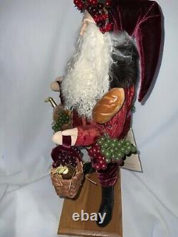 Lynn Haney 2008 HOLIDAY VINTAGE Santa Collectable Figure 23808 Grapes Wine Tags