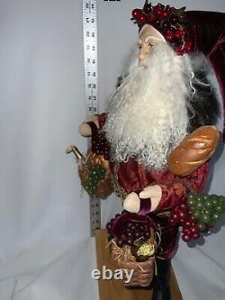 Lynn Haney 2008 HOLIDAY VINTAGE Santa Collectable Figure 23808 Grapes Wine Tags