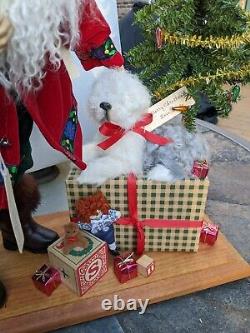Lynn Haney Santa Christmas Morning Surprise #1090, 2000 handmade signed orig box