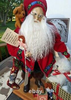 Lynn Haney Santa Christmas Morning Surprise #1090, 2000 handmade signed orig box