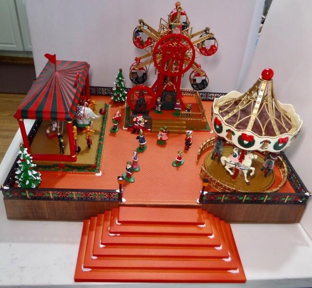 Maisto Santa's Holiday Wonderland Amusement Park Animated Iluminated 1998 -works